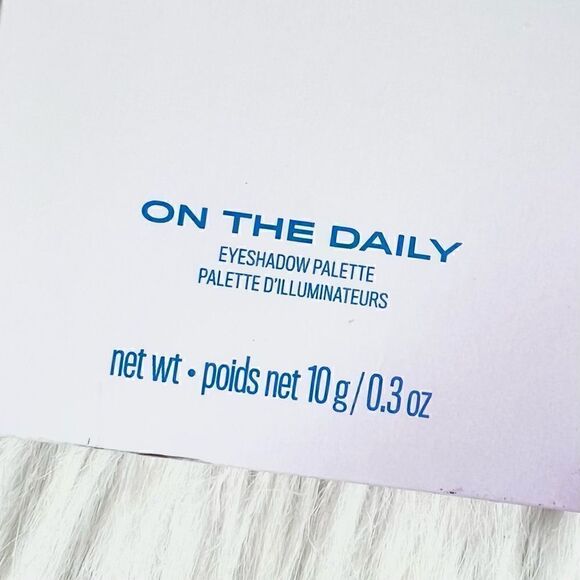 On the Daily Eyeshadow Palette by Item Beauty, Full Size, New in Box - Picture 3 of 4